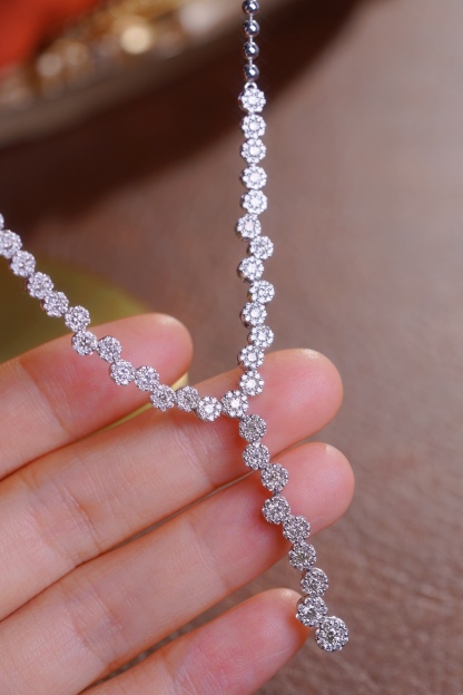 18k Gold Diamond Necklace with 2.30ct Natural Diamond