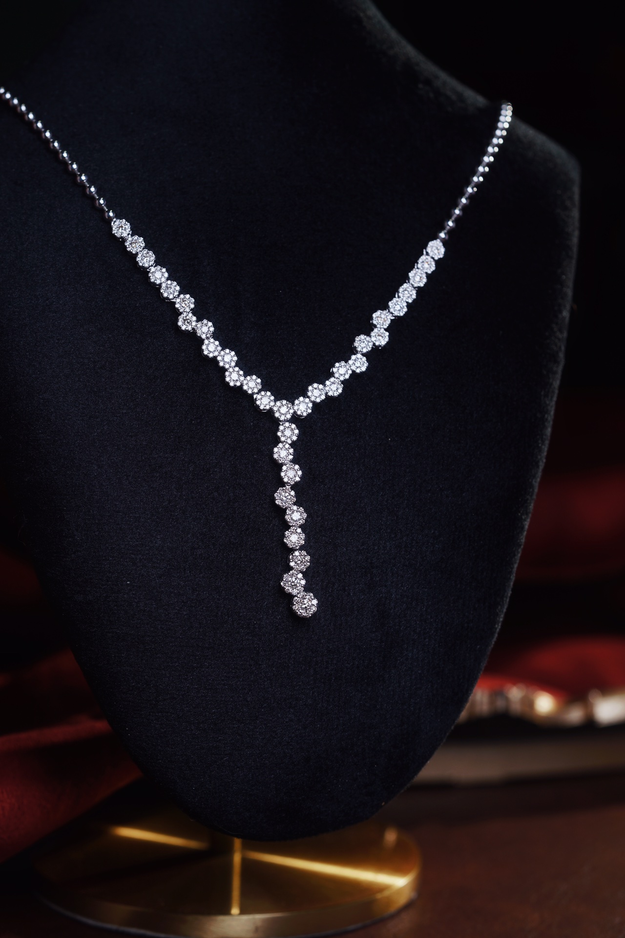 18k Gold Diamond Necklace with 2.30ct Natural Diamond