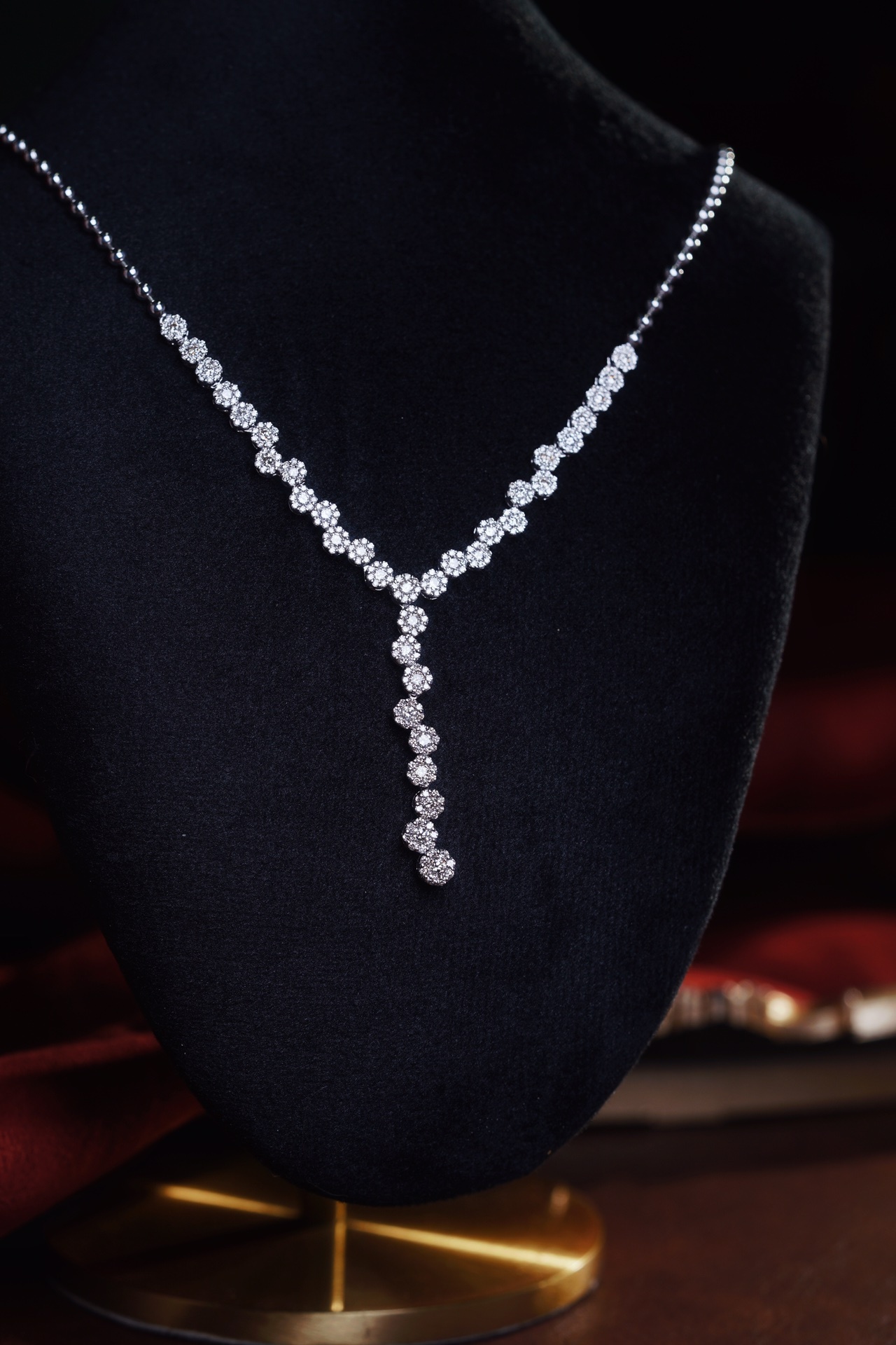 18k Gold Diamond Necklace with 2.30ct Natural Diamond
