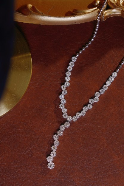 18k Gold Diamond Necklace with 2.30ct Natural Diamond