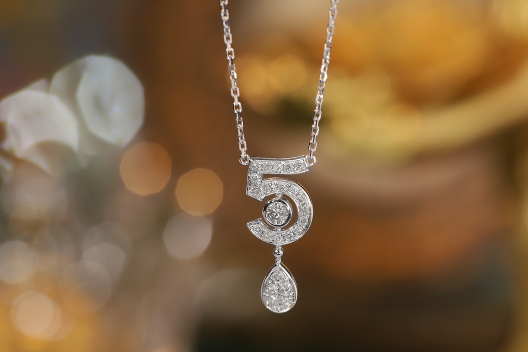 18k Gold Diamond Necklace with 0.40ct Natural Diamond
