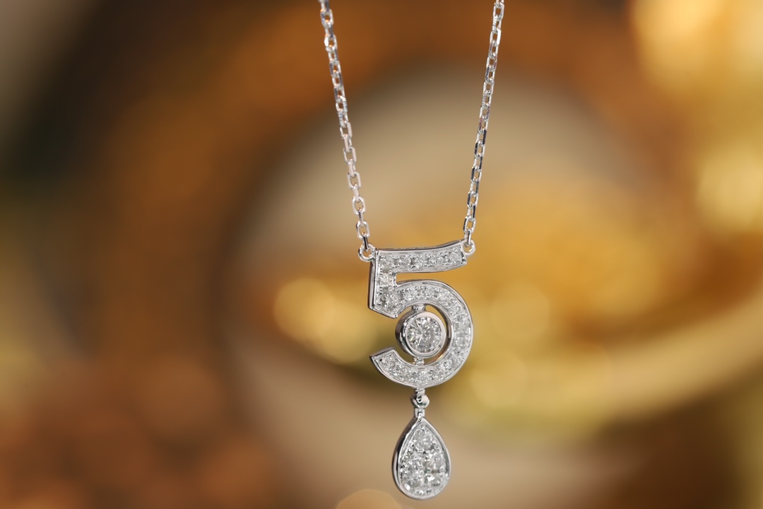 18k Gold Diamond Necklace with 0.40ct Natural Diamond