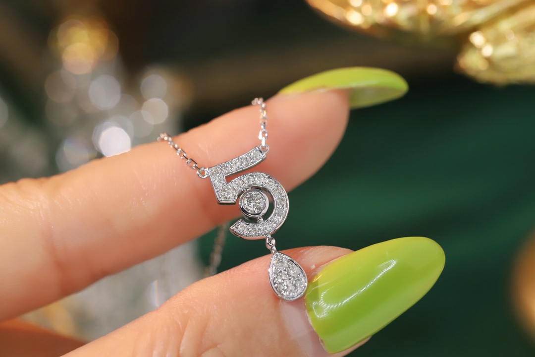 18k Gold Diamond Necklace with 0.40ct Natural Diamond