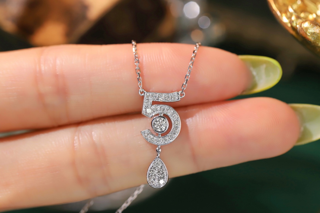 18k Gold Diamond Necklace with 0.40ct Natural Diamond