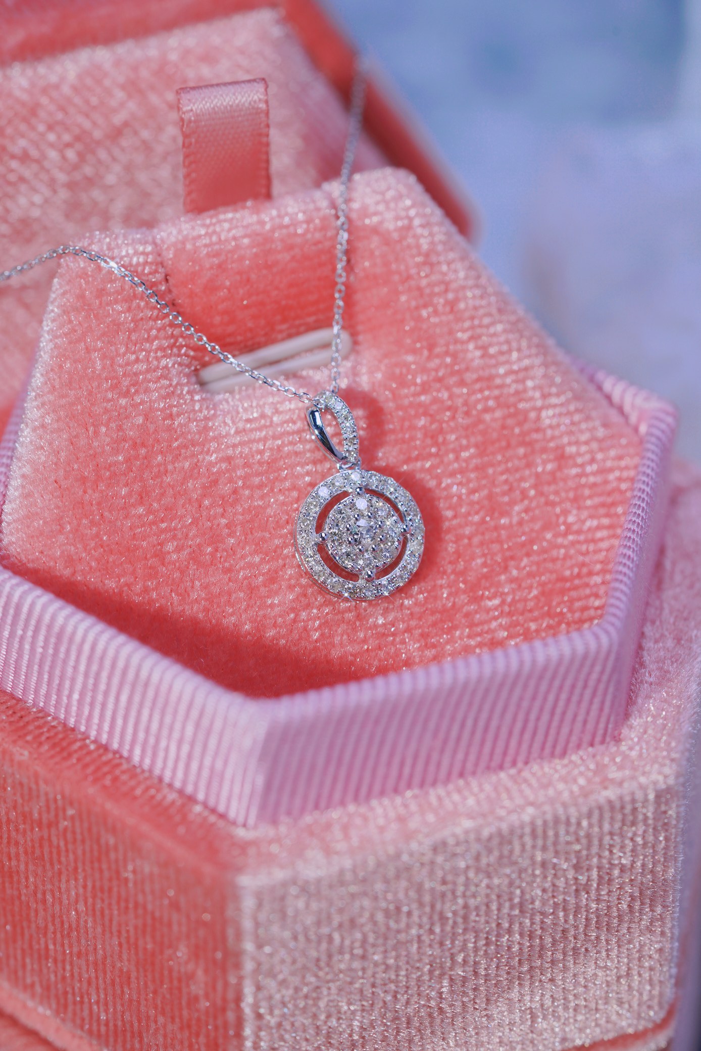 18k Gold Diamond Necklace with 0.35ct Natural Diamond