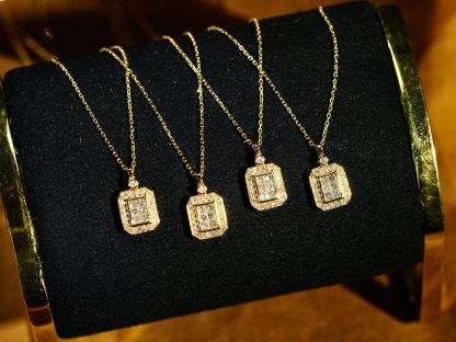 18k Gold Diamond Necklace with 0.35ct Natural Diamond