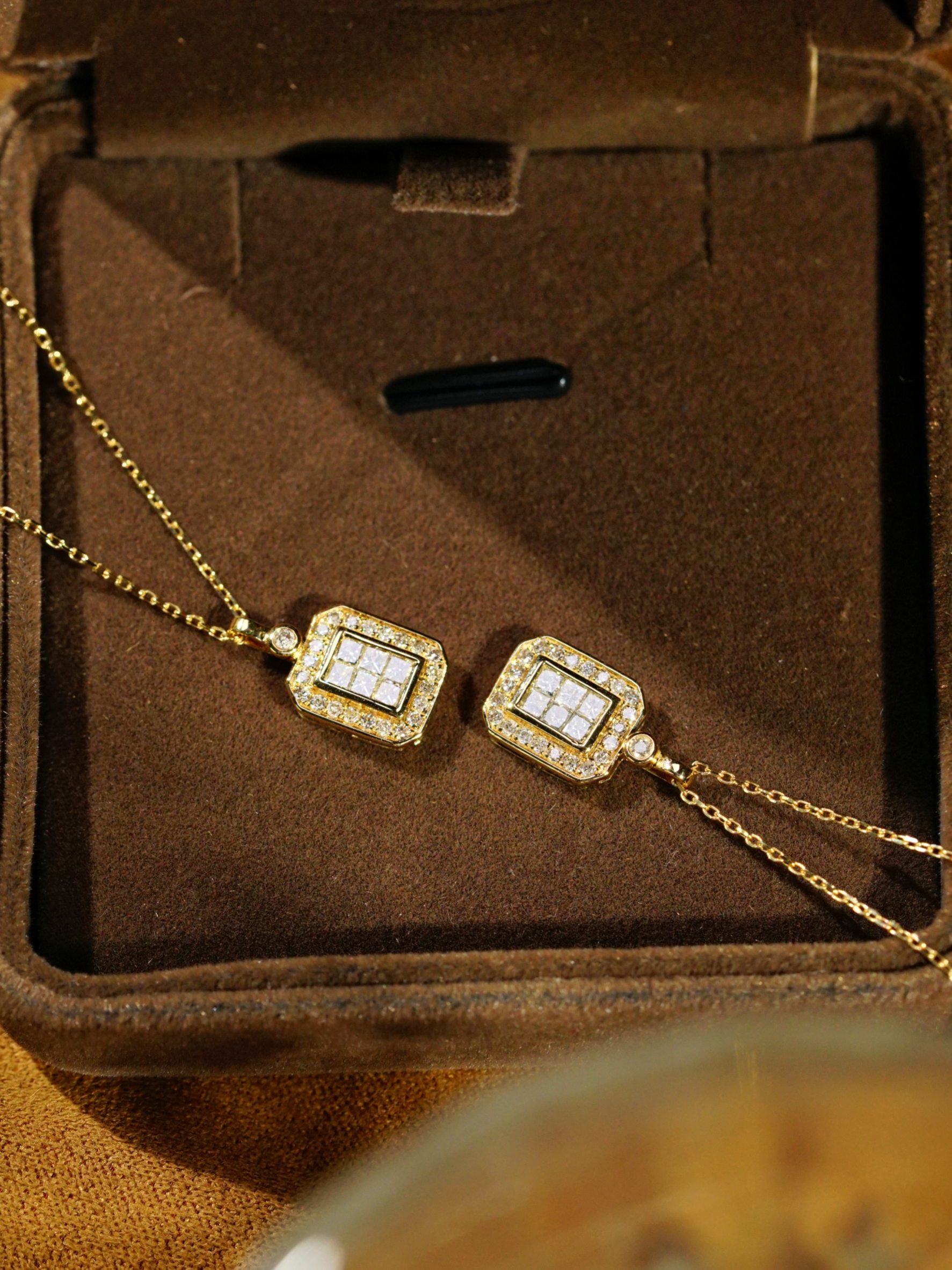 18k Gold Diamond Necklace with 0.35ct Natural Diamond