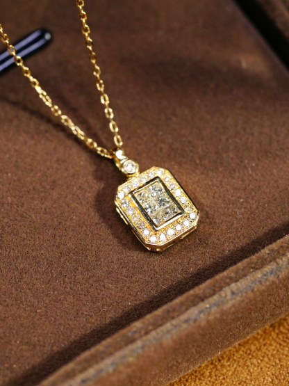 18k Gold Diamond Necklace with 0.35ct Natural Diamond