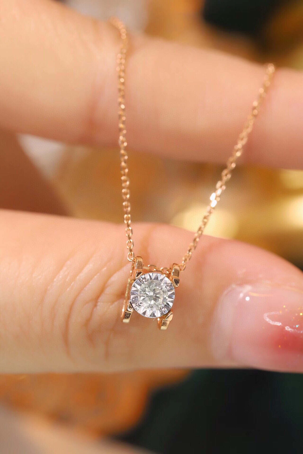 18k Gold Diamond Necklace with Bull’s Head Design, Accentuating Size; Natural Diamond: 0.20ct
