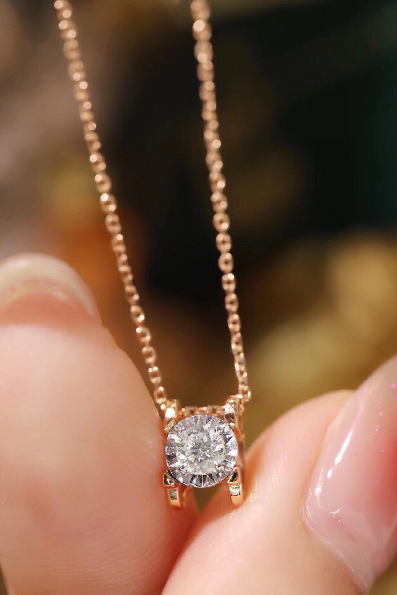 18k Gold Diamond Necklace with Bull’s Head Design, Accentuating Size; Natural Diamond: 0.20ct