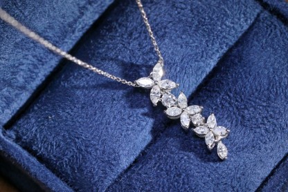 18k Gold Diamond Necklace with 0.90ct Natural Diamond