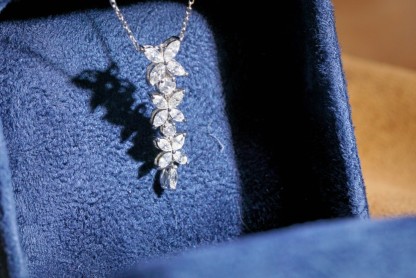 18k Gold Diamond Necklace with 0.90ct Natural Diamond