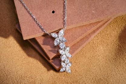 18k Gold Diamond Necklace with 0.90ct Natural Diamond