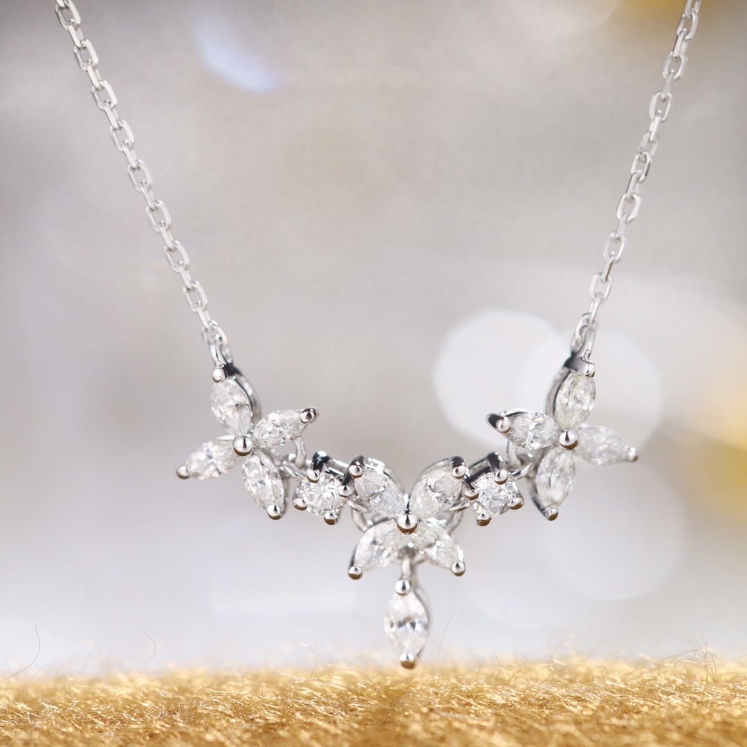 18k Gold Diamond Necklace with 0.45ct Natural Diamond