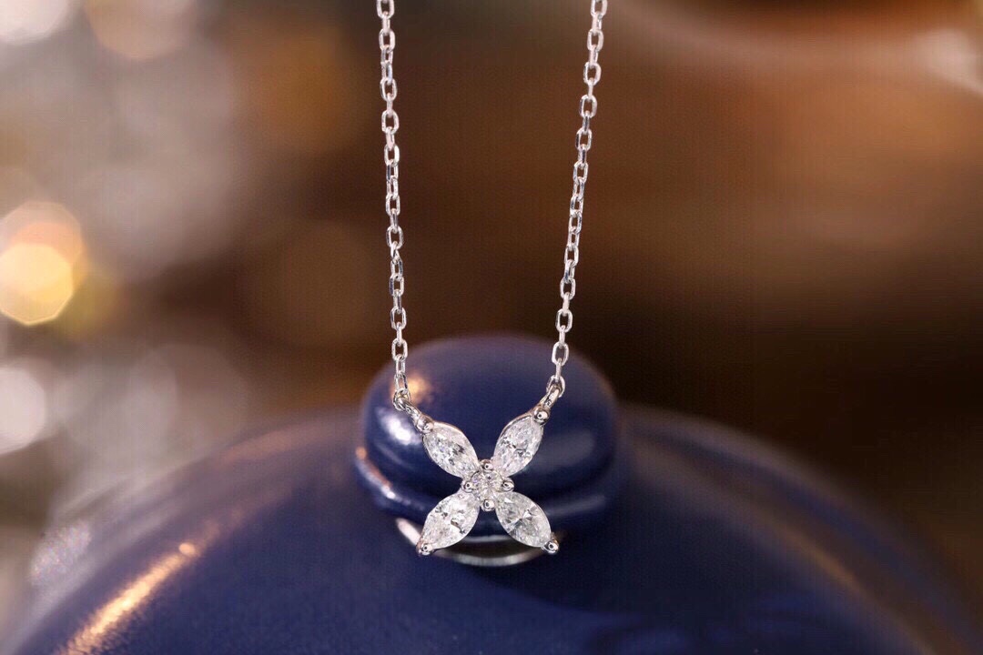 18k Gold Diamond Necklace with 0.25ct Natural Diamond
