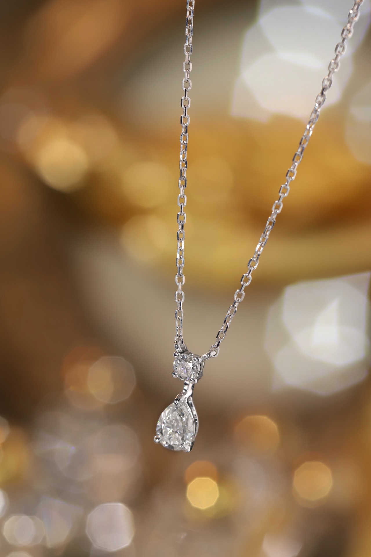 18k Gold Diamond Necklace with 0.38ct Natural Diamond
