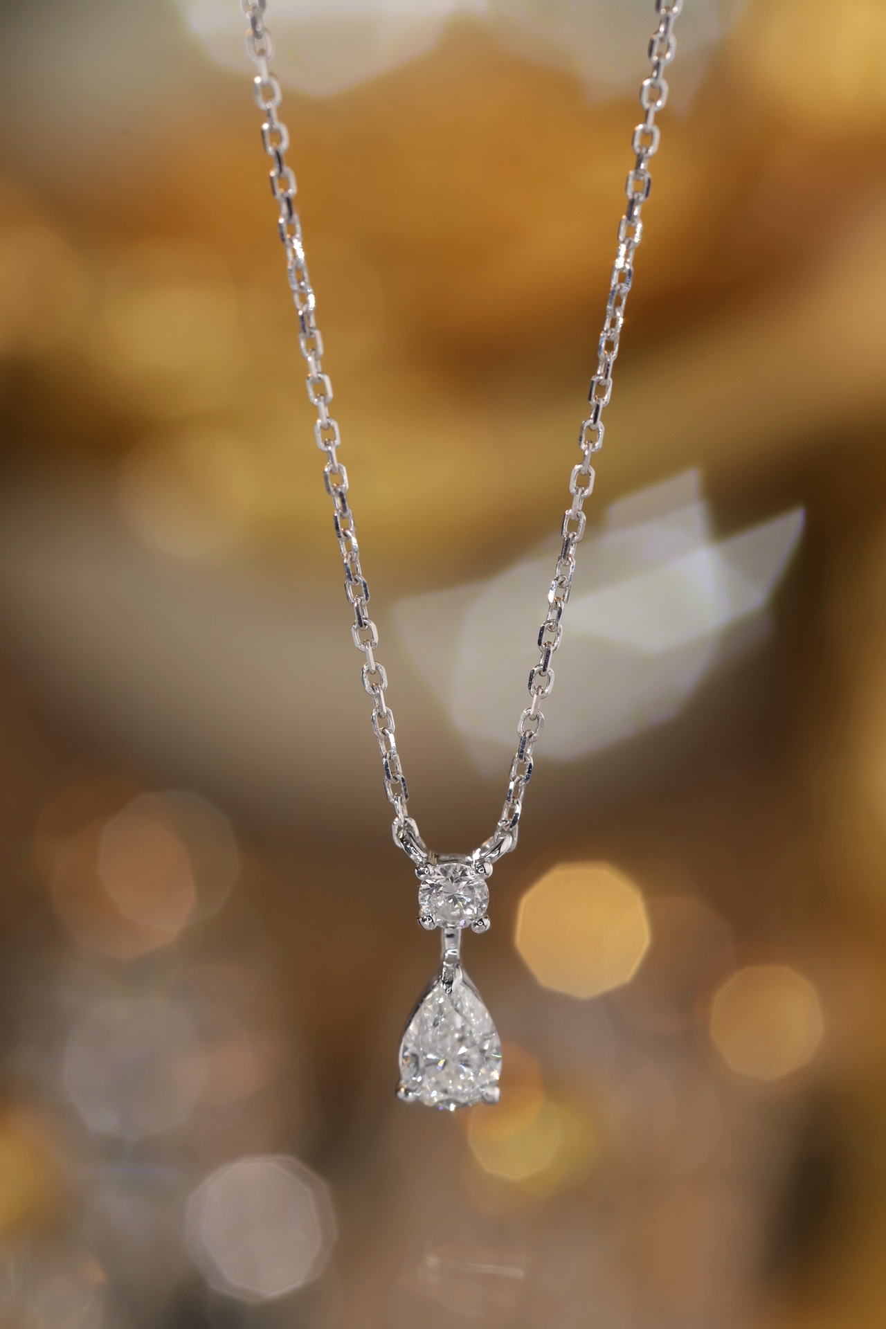 18k Gold Diamond Necklace with 0.38ct Natural Diamond