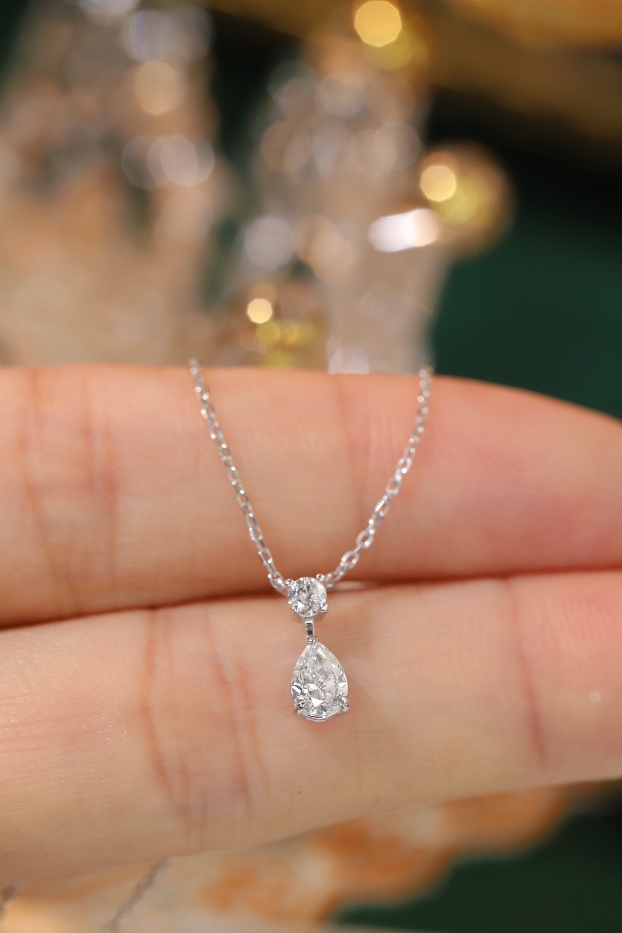 18k Gold Diamond Necklace with 0.38ct Natural Diamond