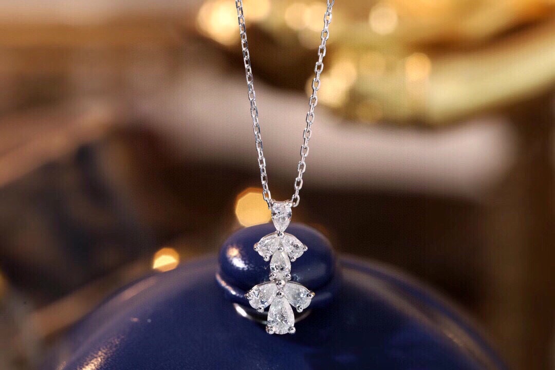 18k gold necklace with 0.50ct natural diamond
