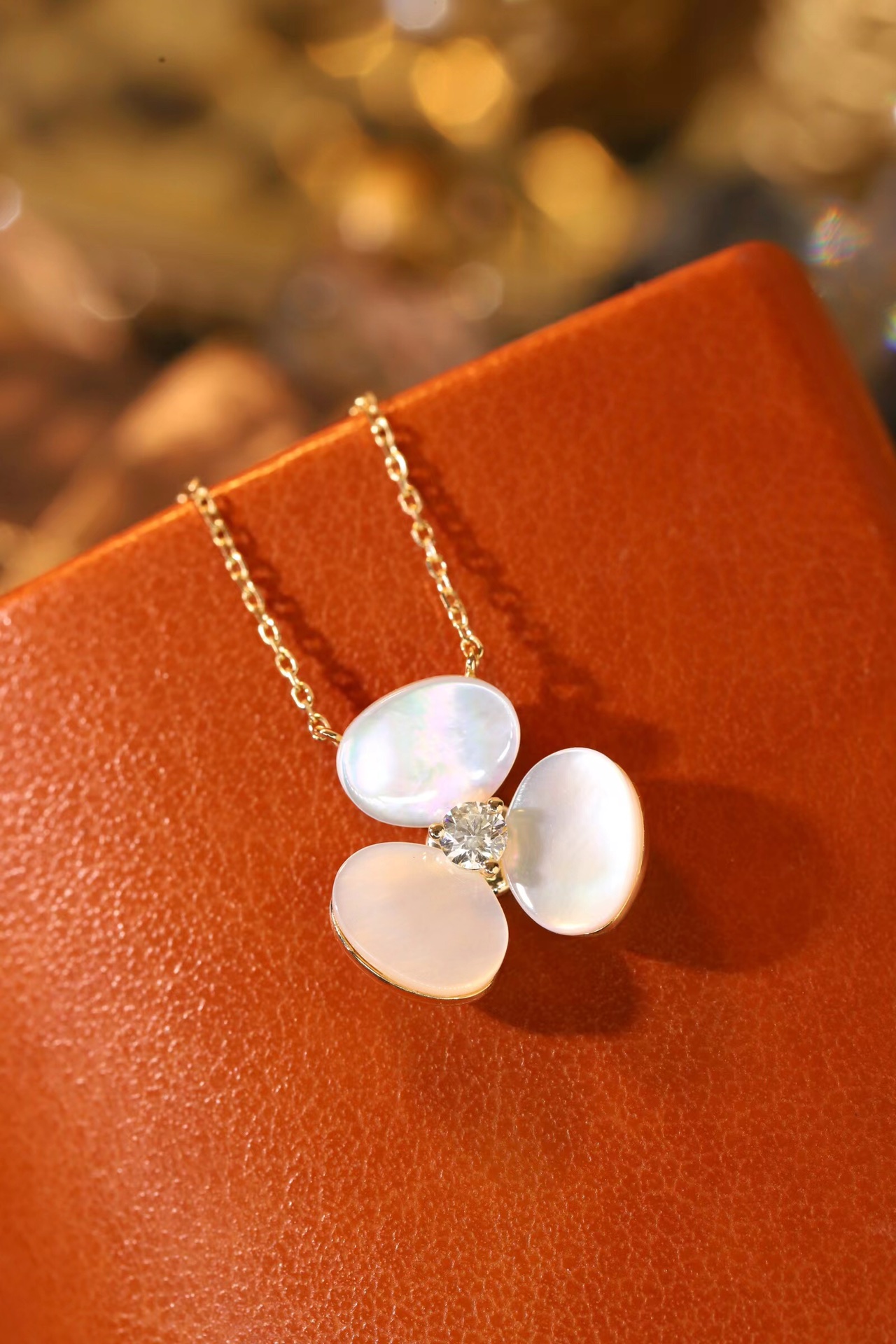18k Gold Clover Necklace with 0.10ct Natural Diamond