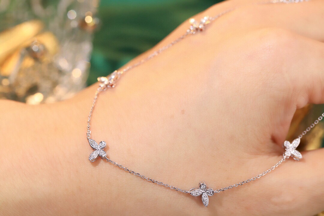 18k Gold Diamond Necklace with Marquise Cut, Natural Diamond 0.40ct