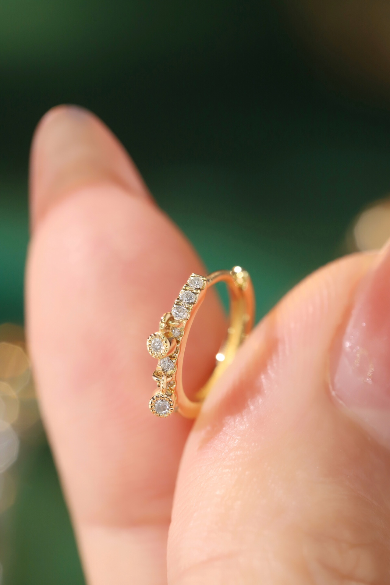 18k gold earrings with 0.20ct natural diamond