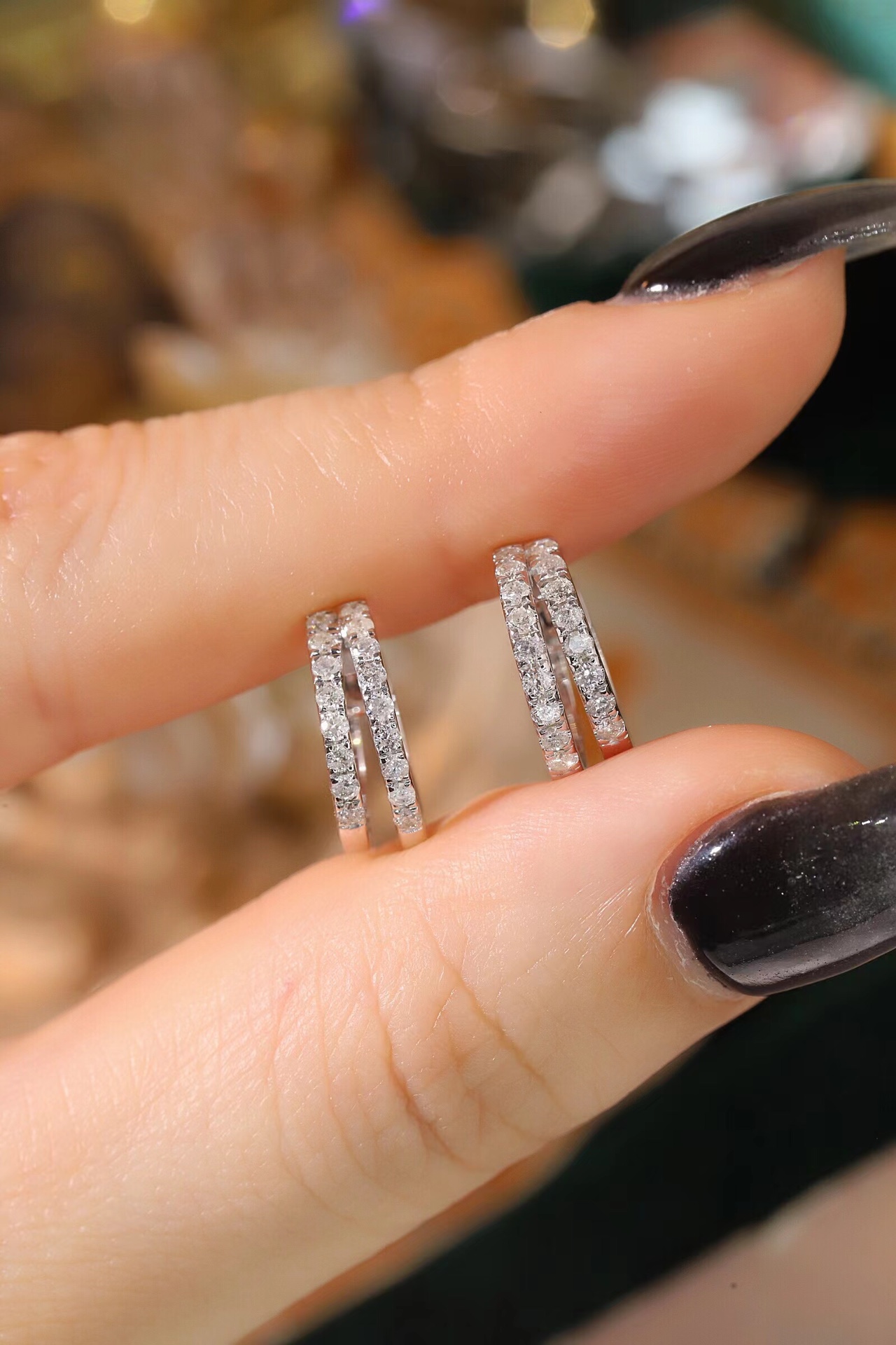 18k gold earrings with 0.46ct natural diamond