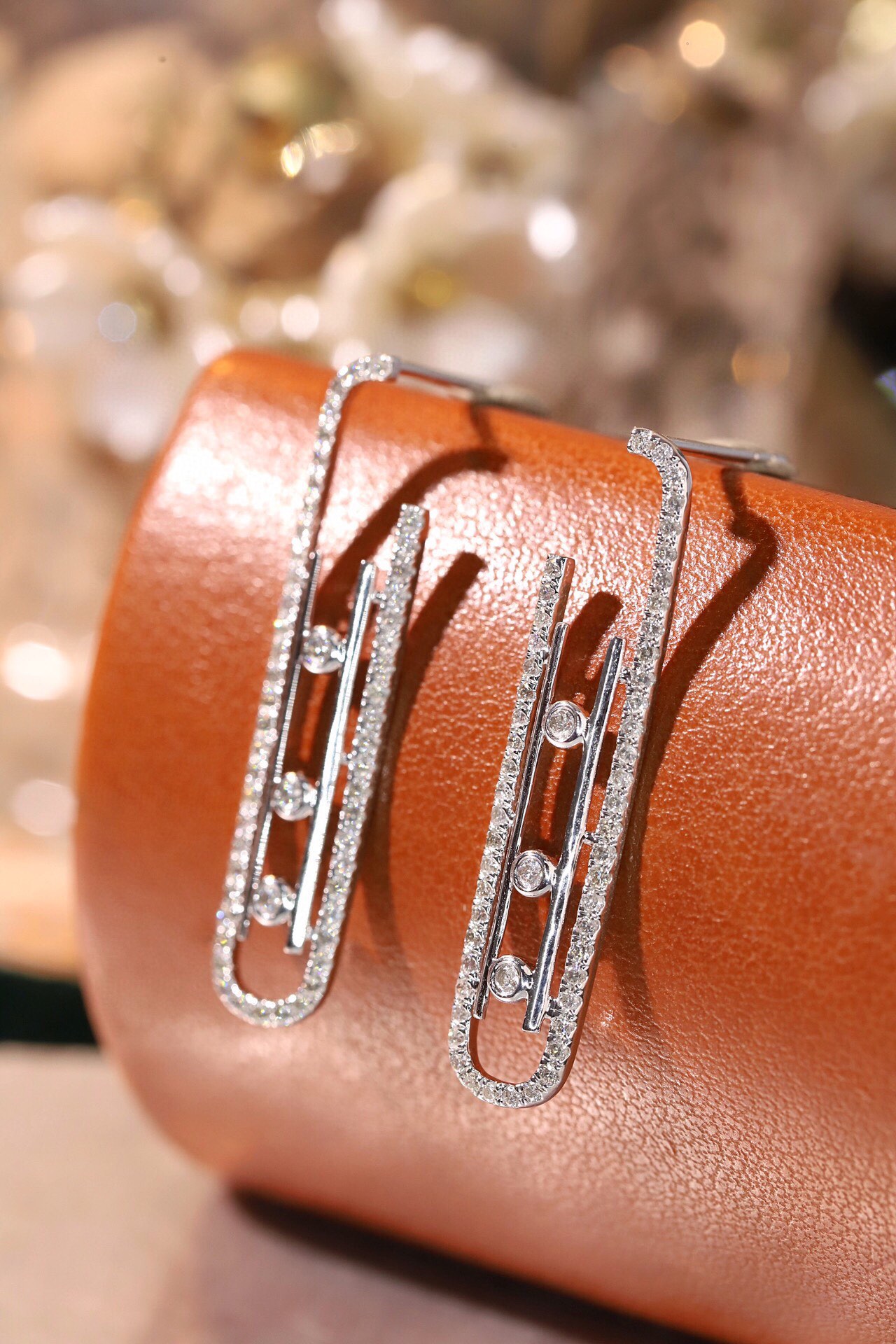 18k Gold Earrings  Natural Diamond 0.60ct paper clip