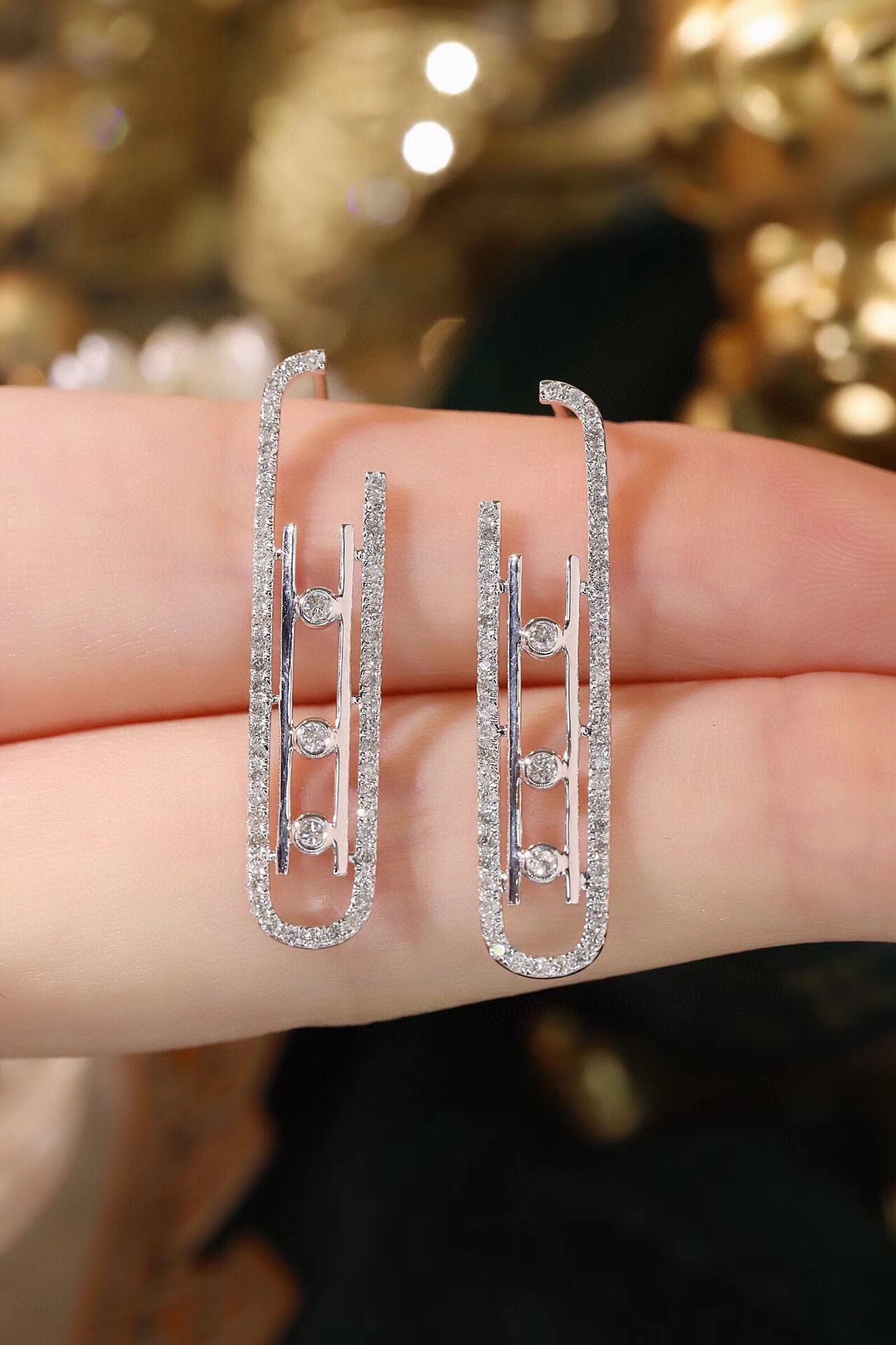 18k Gold Earrings  Natural Diamond 0.60ct paper clip
