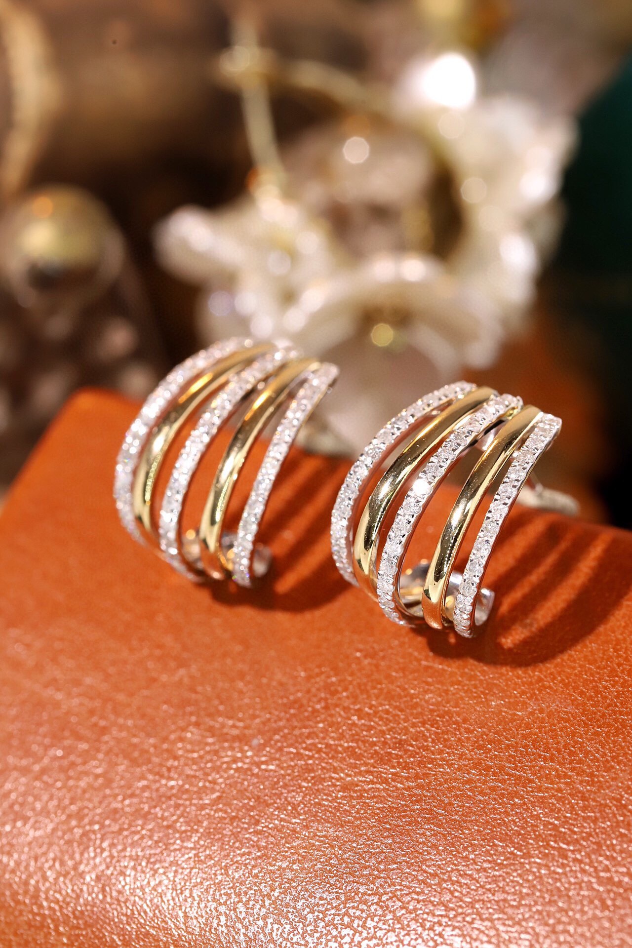 18k Gold Earrings  Natural Diamond 0.72ct 