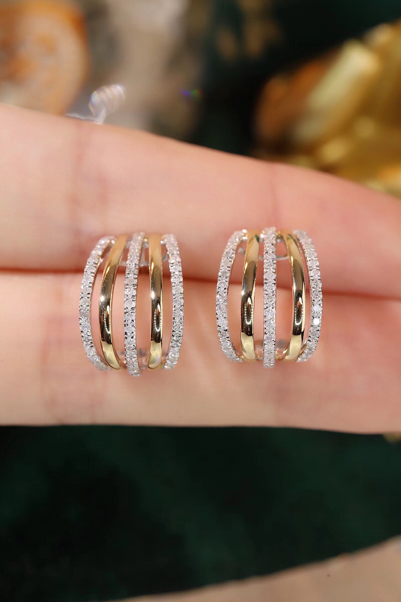 18k Gold Earrings  Natural Diamond 0.72ct 