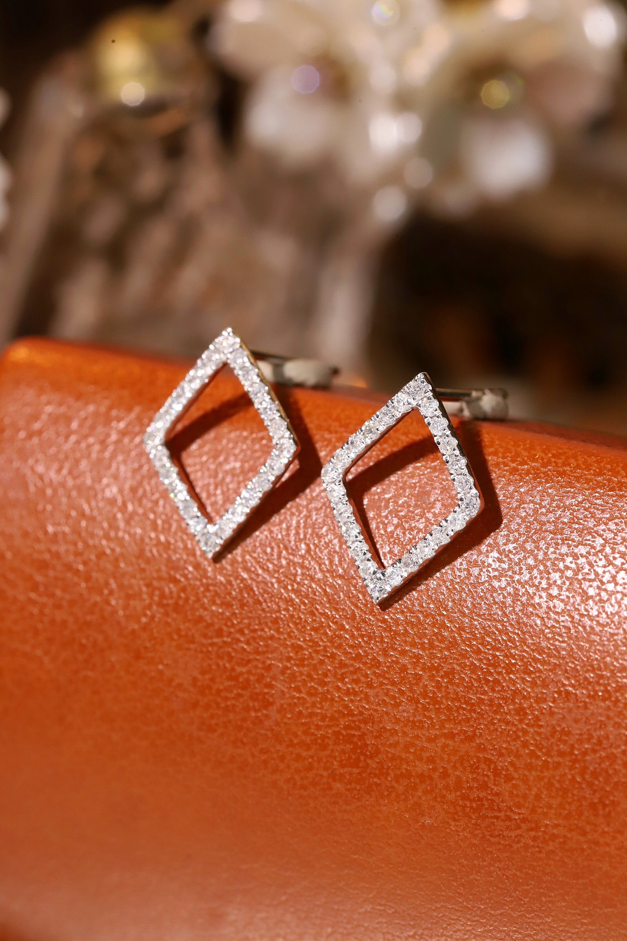 18k Gold Earrings  Natural Diamond 0.26ct 