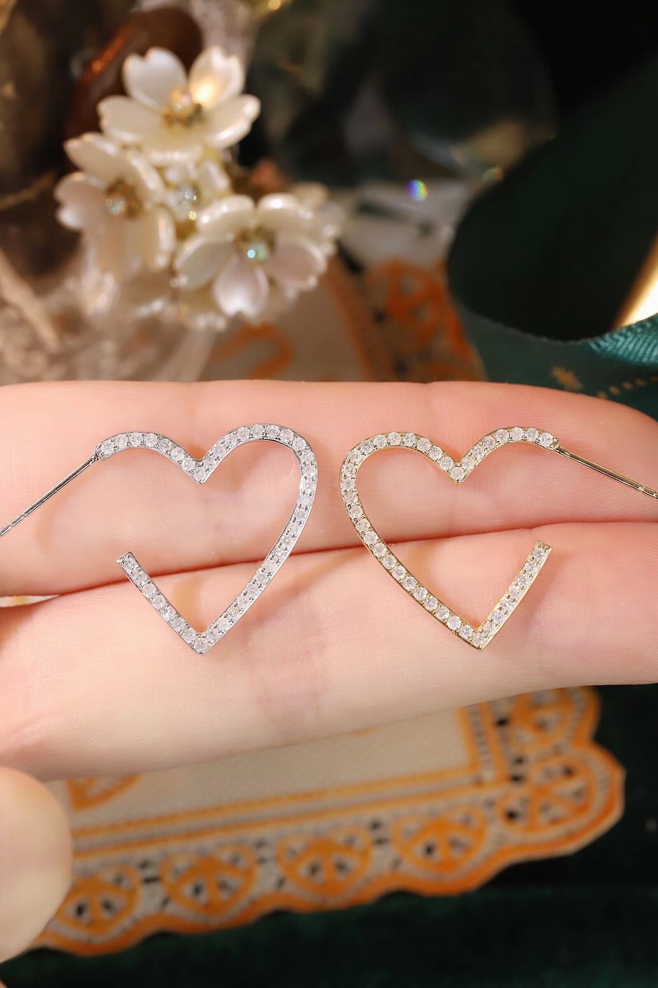 18k Gold Diamond Earrings, Heart Shape, Natural Diamond 0.70ct