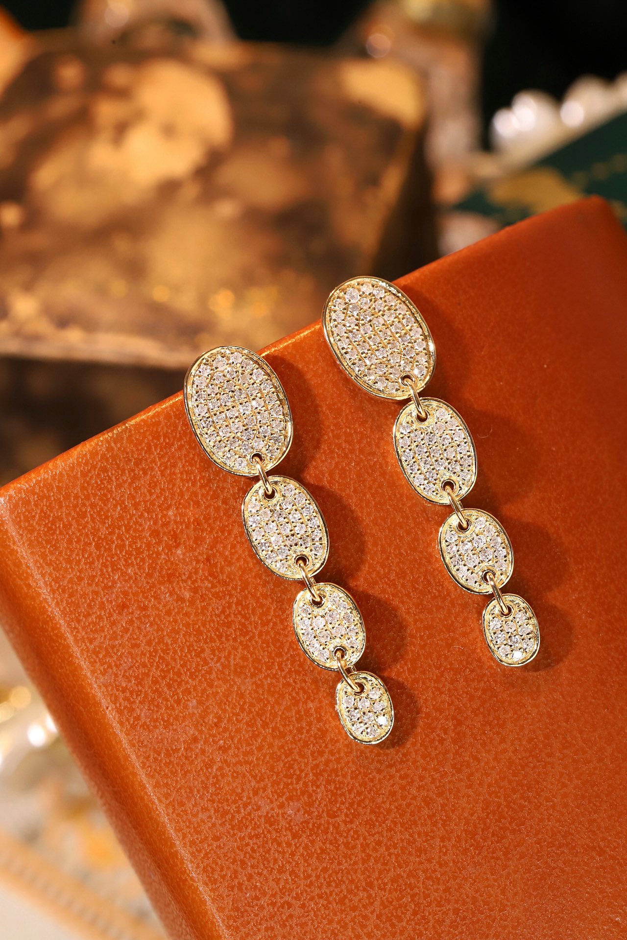 18k Gold Diamond Earrings with 0.60ct Natural Diamond
