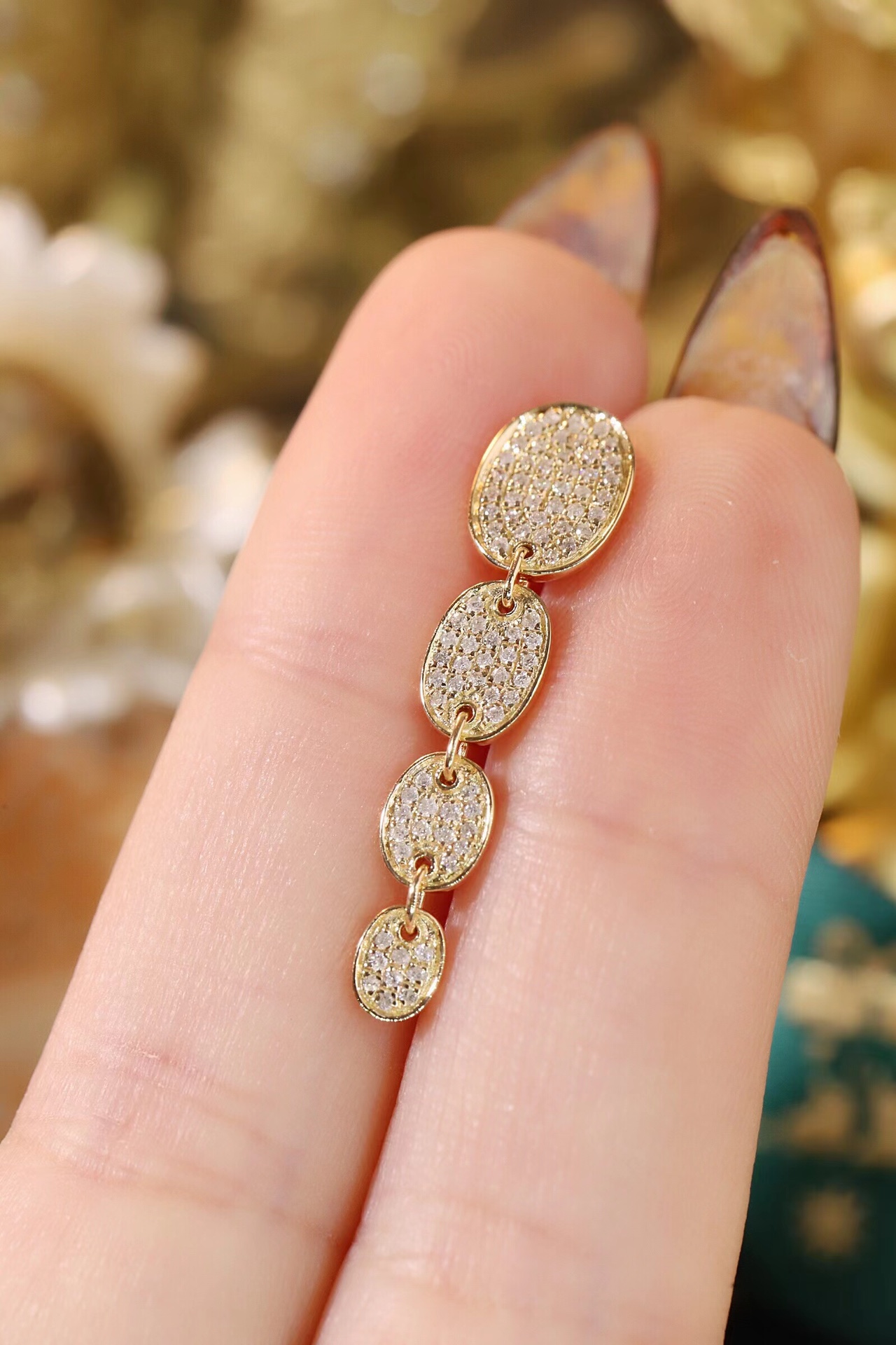 18k Gold Diamond Earrings with 0.60ct Natural Diamond