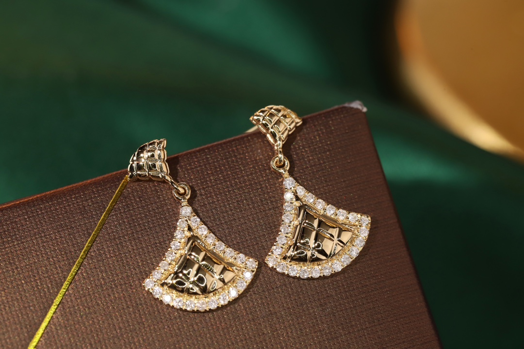 18k Gold Diamond Earrings with Skirt Design, Natural Diamond 0.30ct