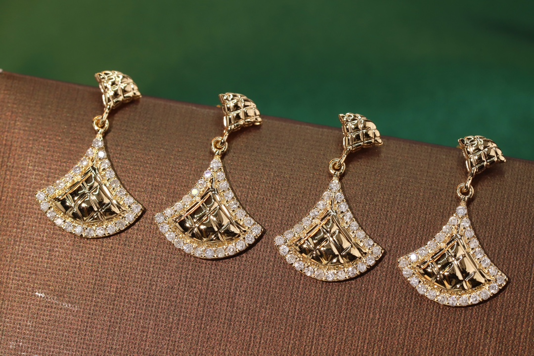 18k Gold Diamond Earrings with Skirt Design, Natural Diamond 0.30ct