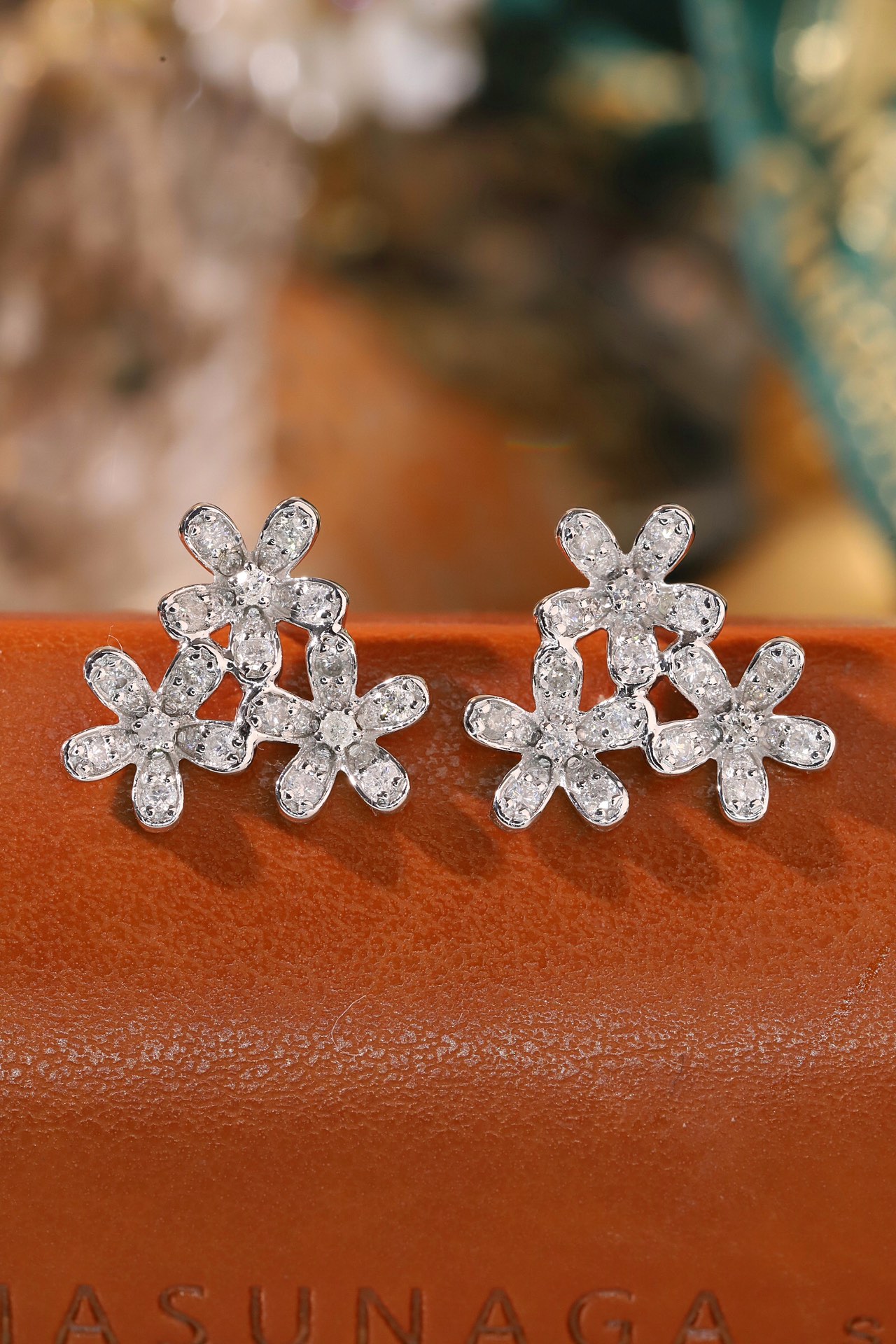 18k Gold Diamond Earrings with Flower Design, Natural Diamond 0.80ct