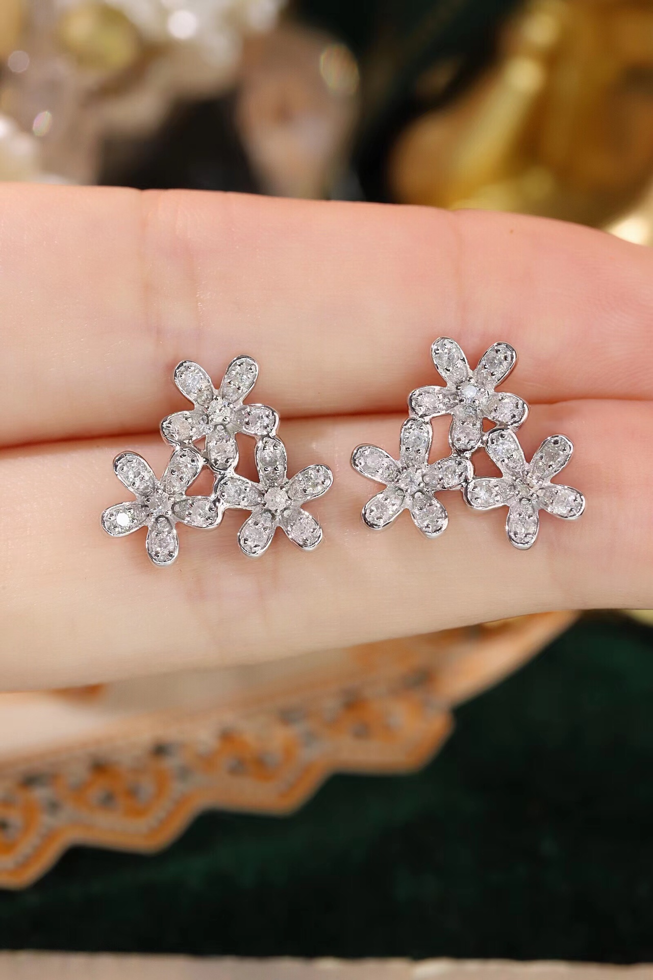 18k Gold Diamond Earrings with Flower Design, Natural Diamond 0.80ct