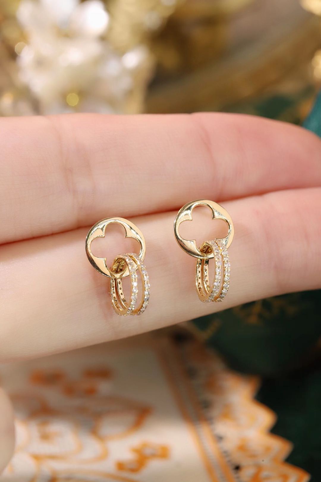 18k Gold Diamond Earrings with 0.36ct Natural Diamond