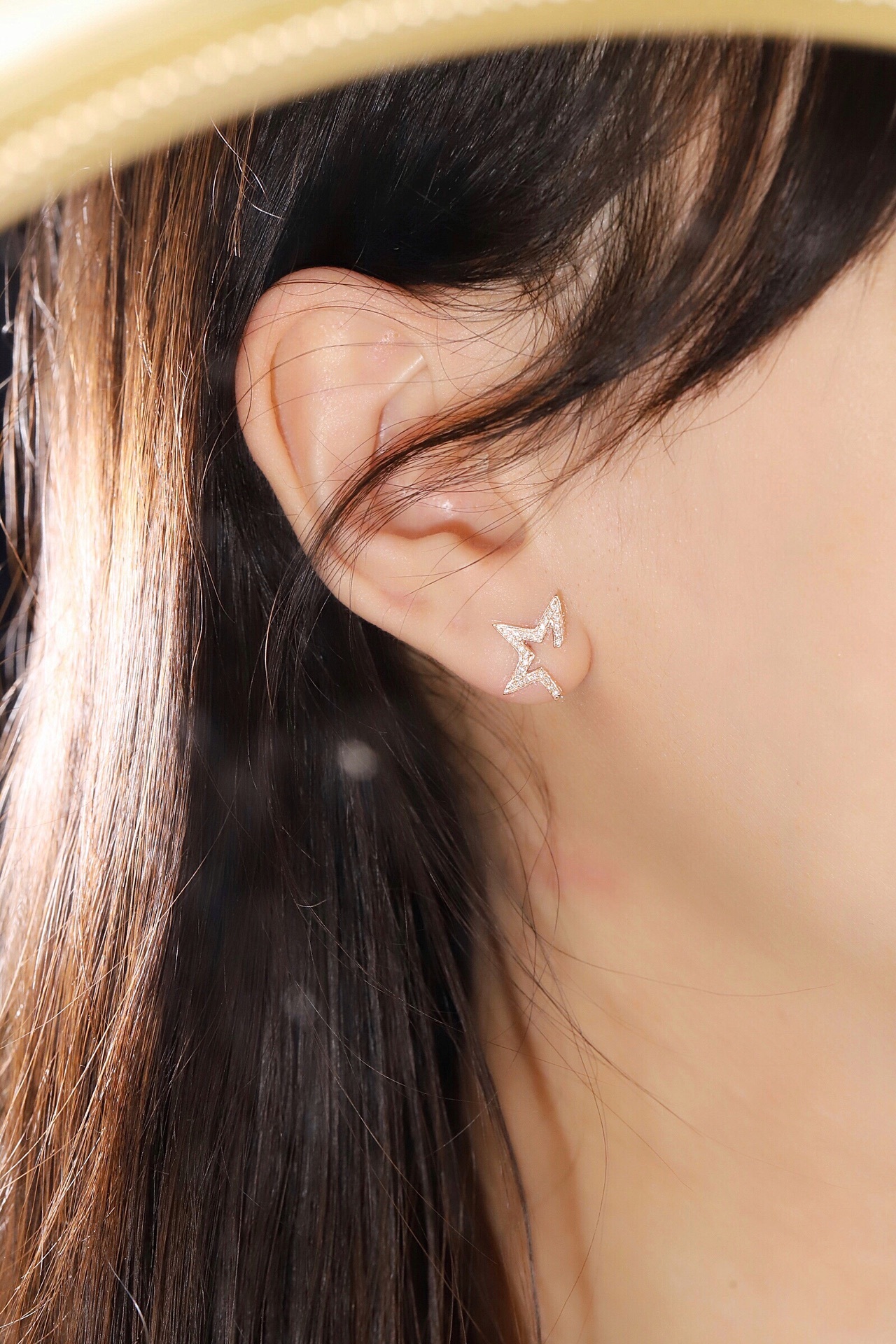 18k Gold Diamond Earrings with Star Design, Natural Diamond 0.20ct