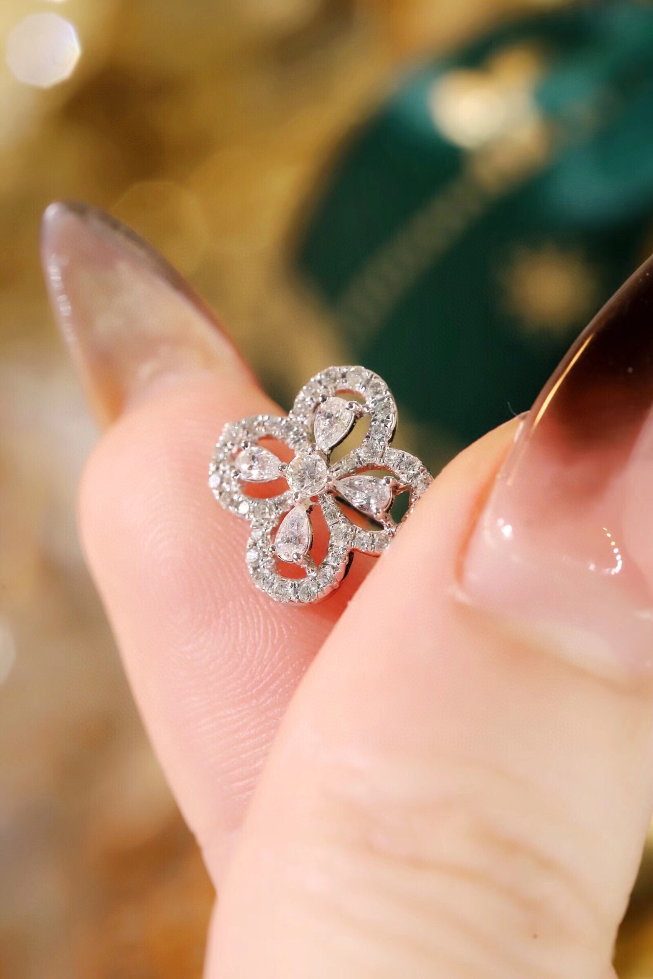 18k Gold Diamond Earrings with Clover Design, Natural Diamond 0.80ct