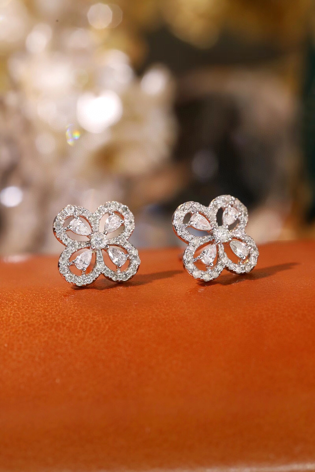 18k Gold Diamond Earrings with Clover Design, Natural Diamond 0.80ct