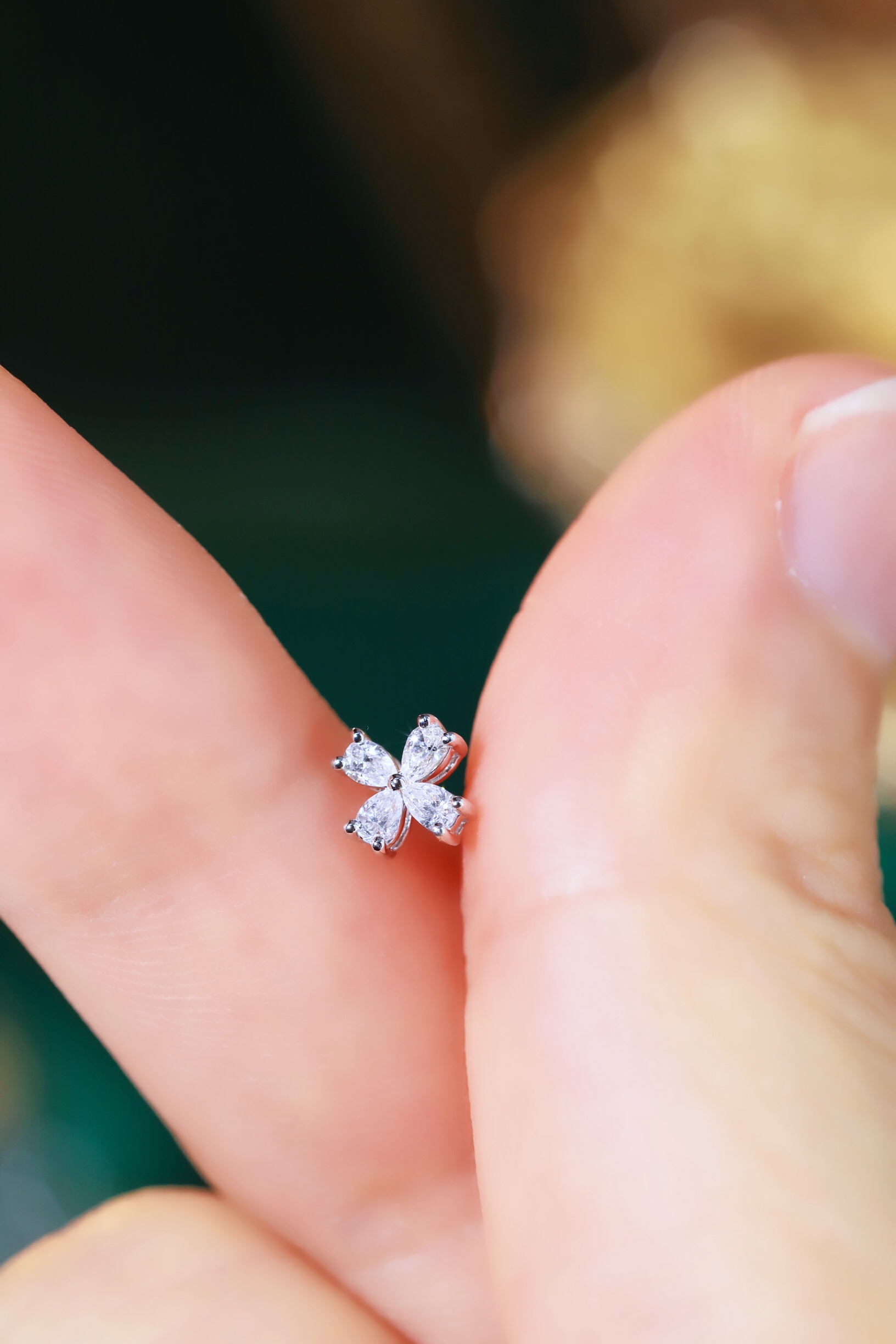 18k Gold Diamond Earrings with Clover Design, Natural Diamond 0.30ct