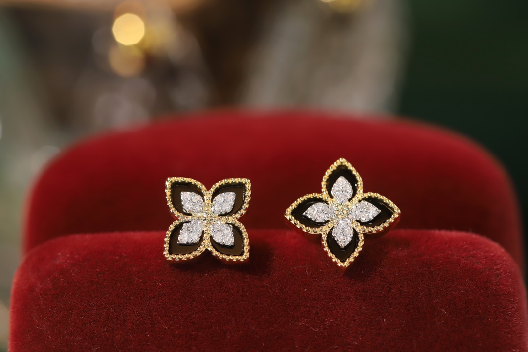 18k Gold Diamond Earrings, Classic Clover Design, Black Agate, Natural Diamond 0.12ct