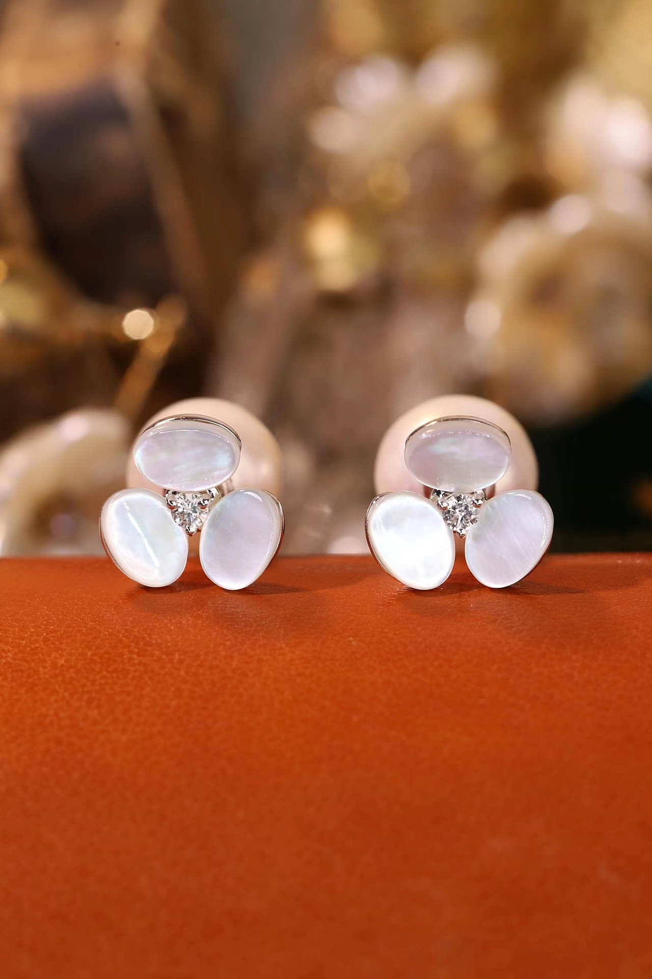 18k gold earrings, pearl earrings, natural diamond 0.10ct