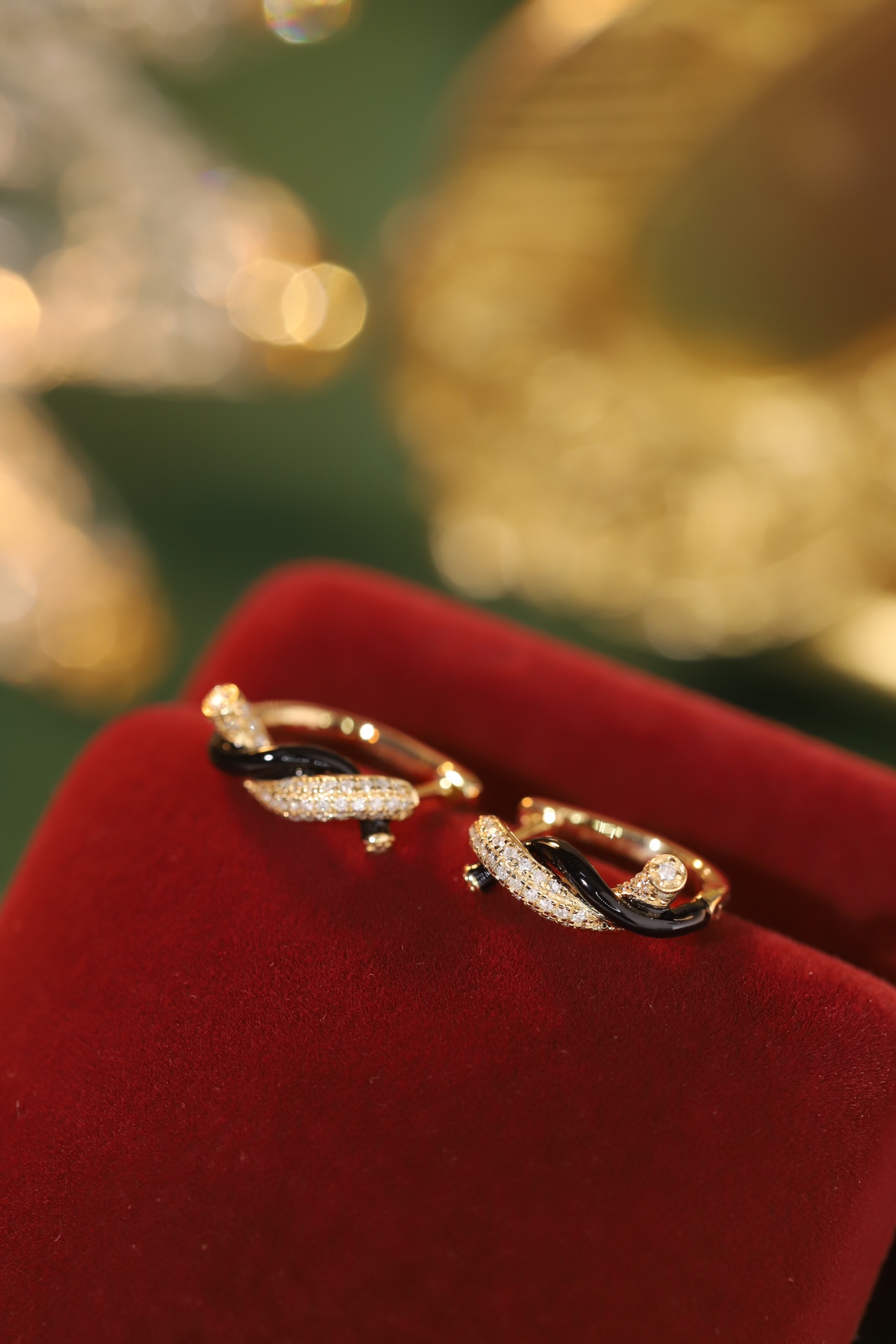 18k Gold Diamond Earrings with Enamel Craftsmanship, Low-Temperature Enamel, Natural Diamond 0.16ct