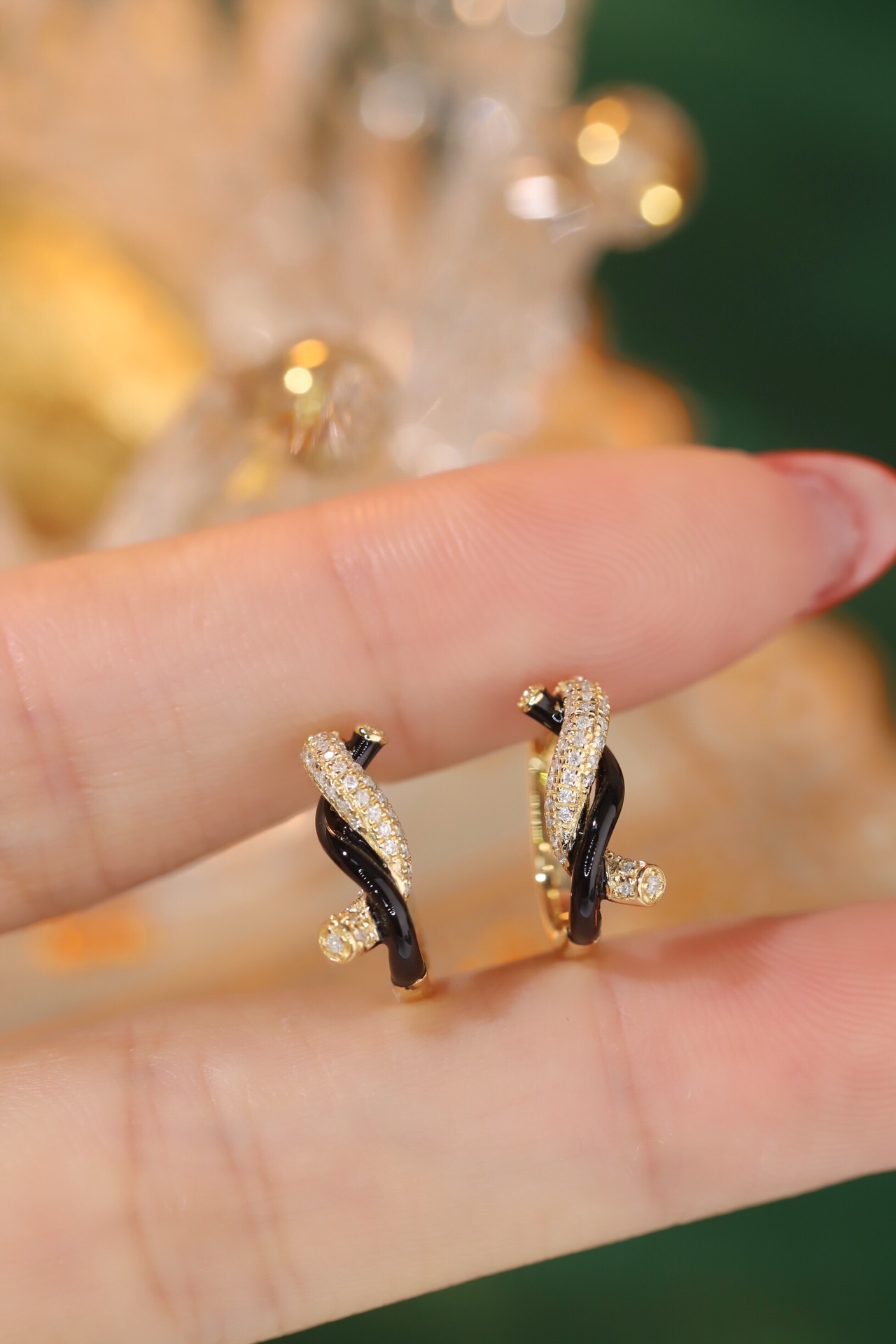 18k Gold Diamond Earrings with Enamel Craftsmanship, Low-Temperature Enamel, Natural Diamond 0.16ct