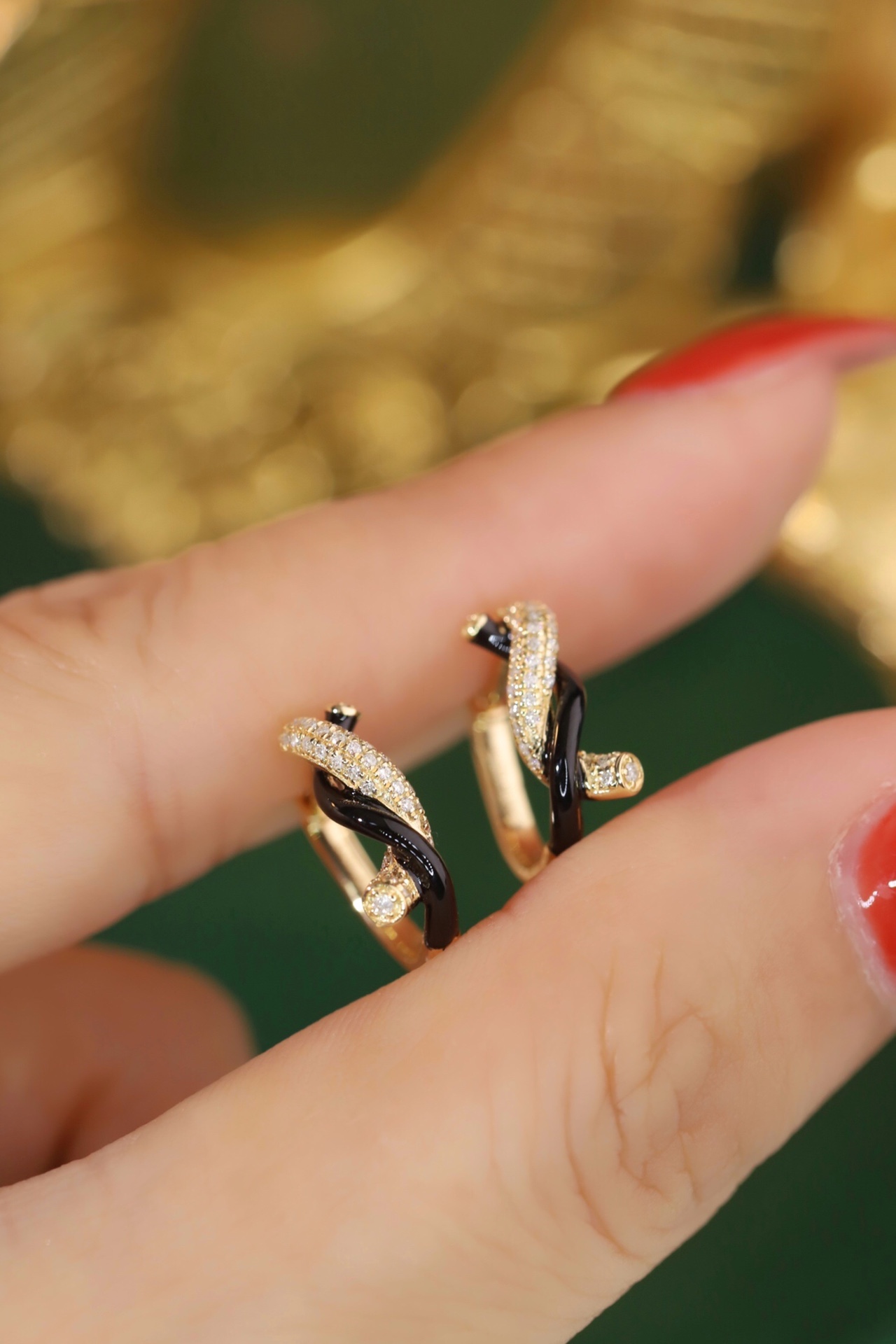 18k Gold Diamond Earrings with Enamel Craftsmanship, Low-Temperature Enamel, Natural Diamond 0.16ct