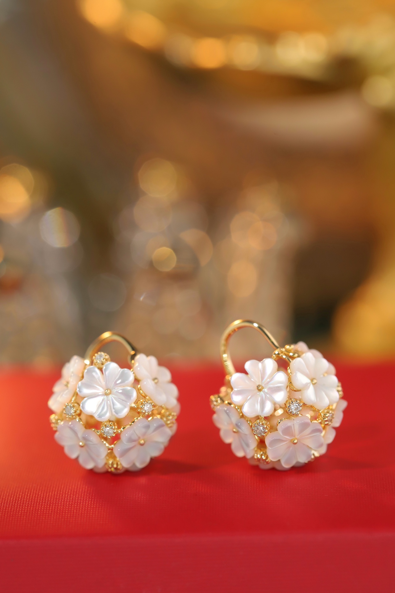 18k Gold Diamond Earrings, Flower Design, Shell Accent, Natural Diamond 0.36ct
